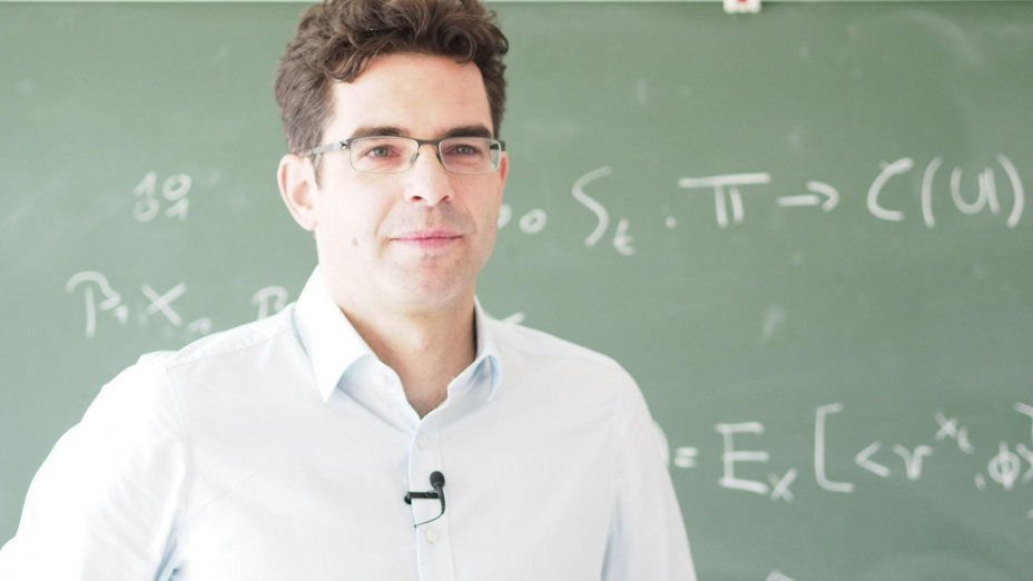 Videointerview mit Prof. Dr. Peter Pfaffelhuber, Mathematische Stochastik